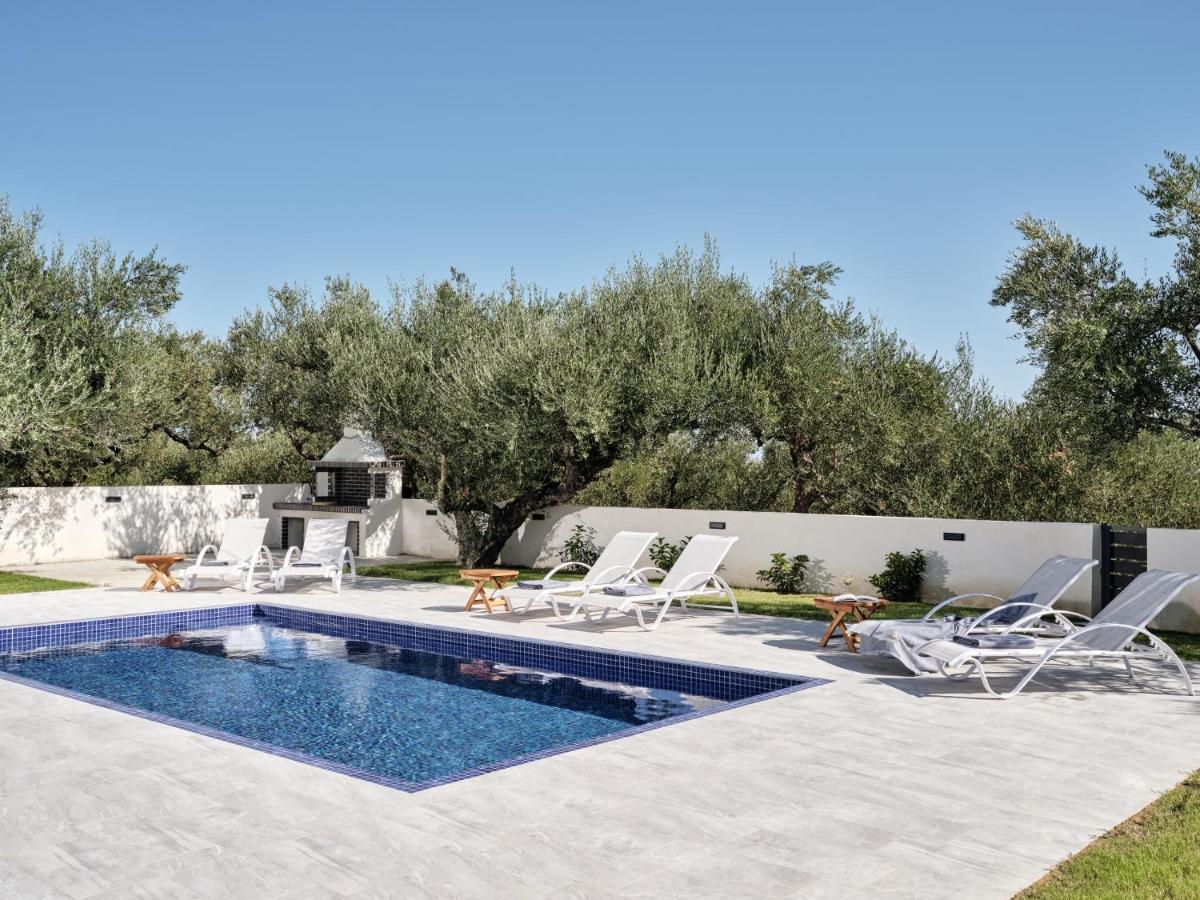 Villa Kapodistria Luxury - Serene Escape In A Scenic, Secluded Location, By Zantewize *