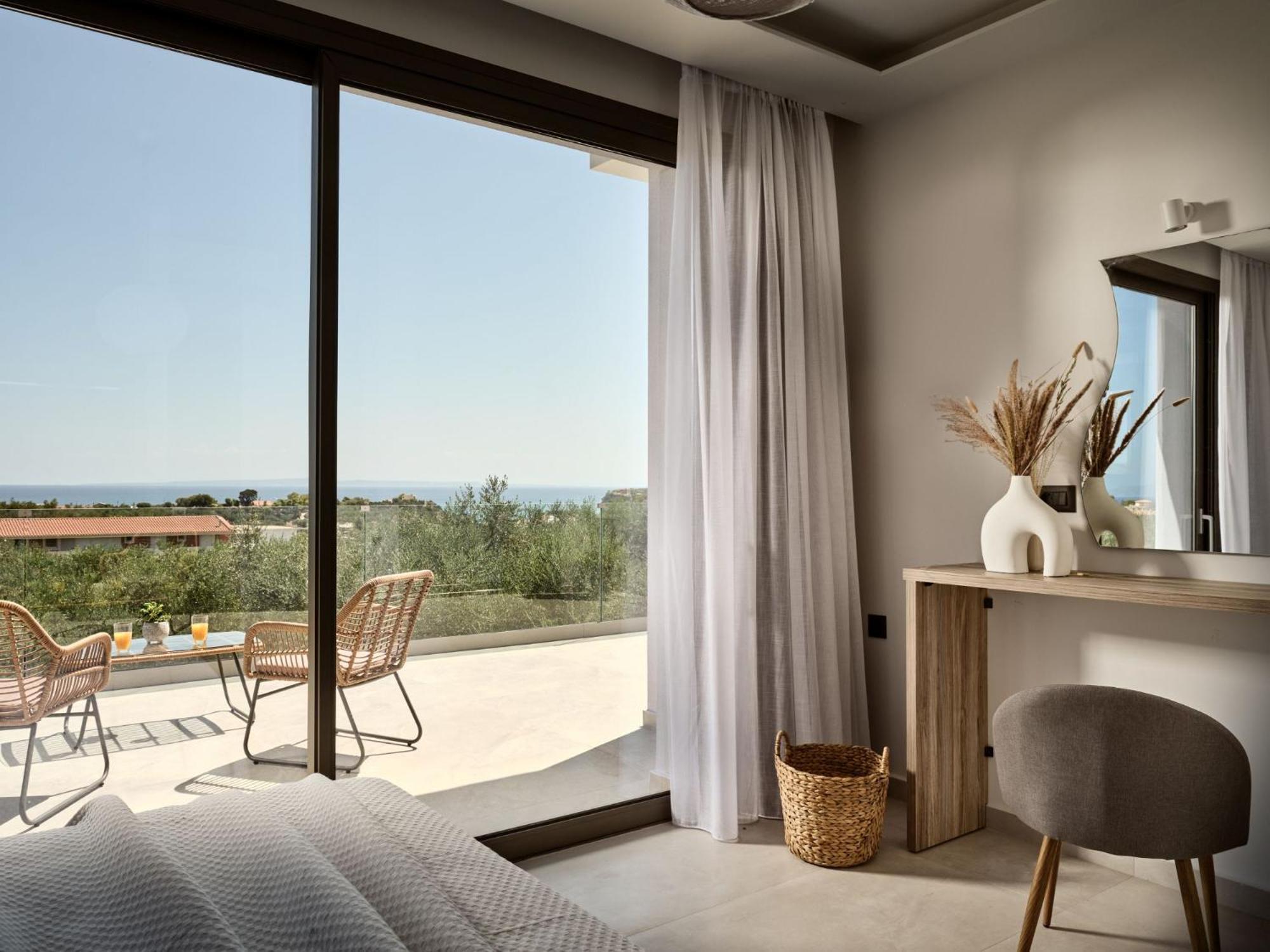 Kapodistria Luxury - Serene Escape In A Scenic, Secluded Location, By Zantewize Plános