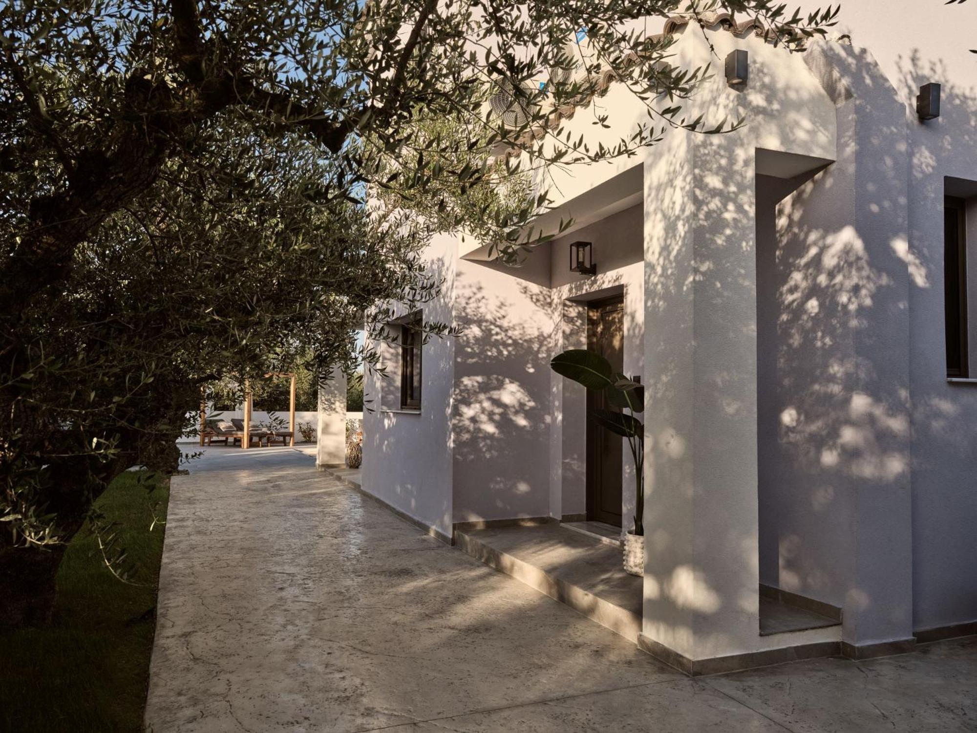 Kapodistria Luxury - Serene Escape In A Scenic, Secluded Location, By Zantewize Plános