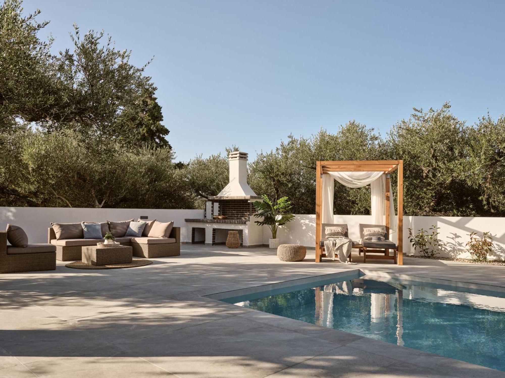 Villa Kapodistria Luxury - Serene Escape In A Scenic, Secluded Location, By Zantewize Plános